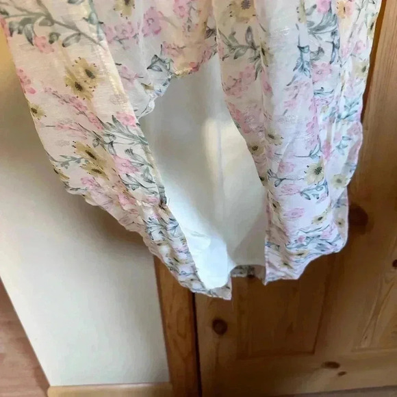 Charlie Paige Layered Floral Dress Size Small - Picture 4 of 7